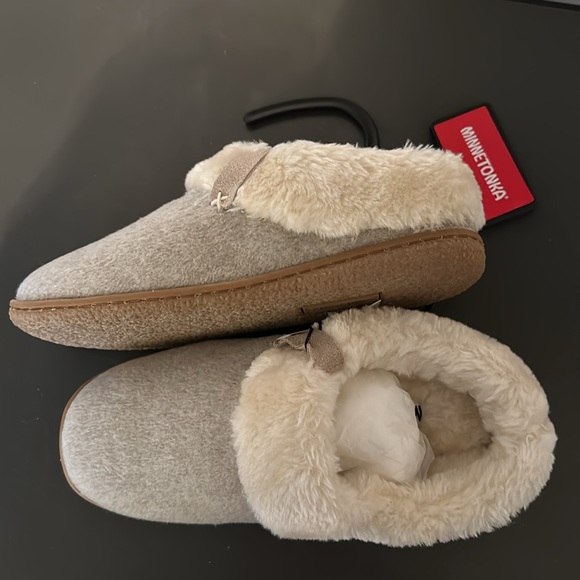 Minnetonka Shoes - Minne Tonka NEW Carolyn Clog slippers